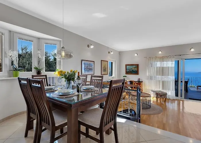 Nikolina - Exklusiv * Makarska