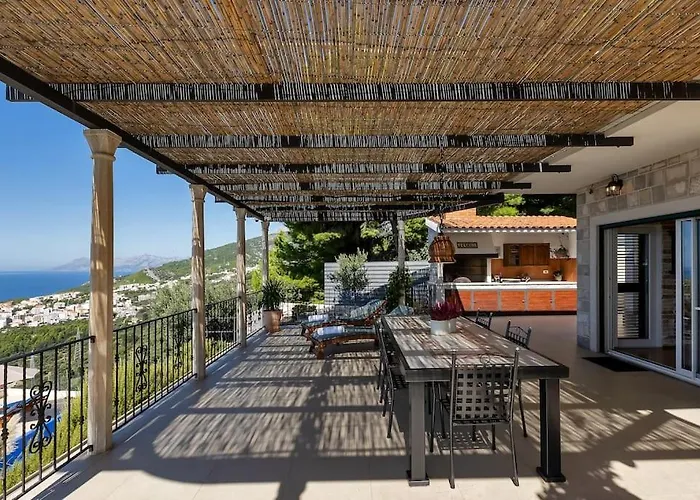 Nikolina - Exklusiv Макарска